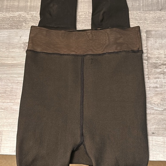 3/$20 🌻 TIKTOK: Sheer Fleece-Lined Leggings - Picture 2 of 7